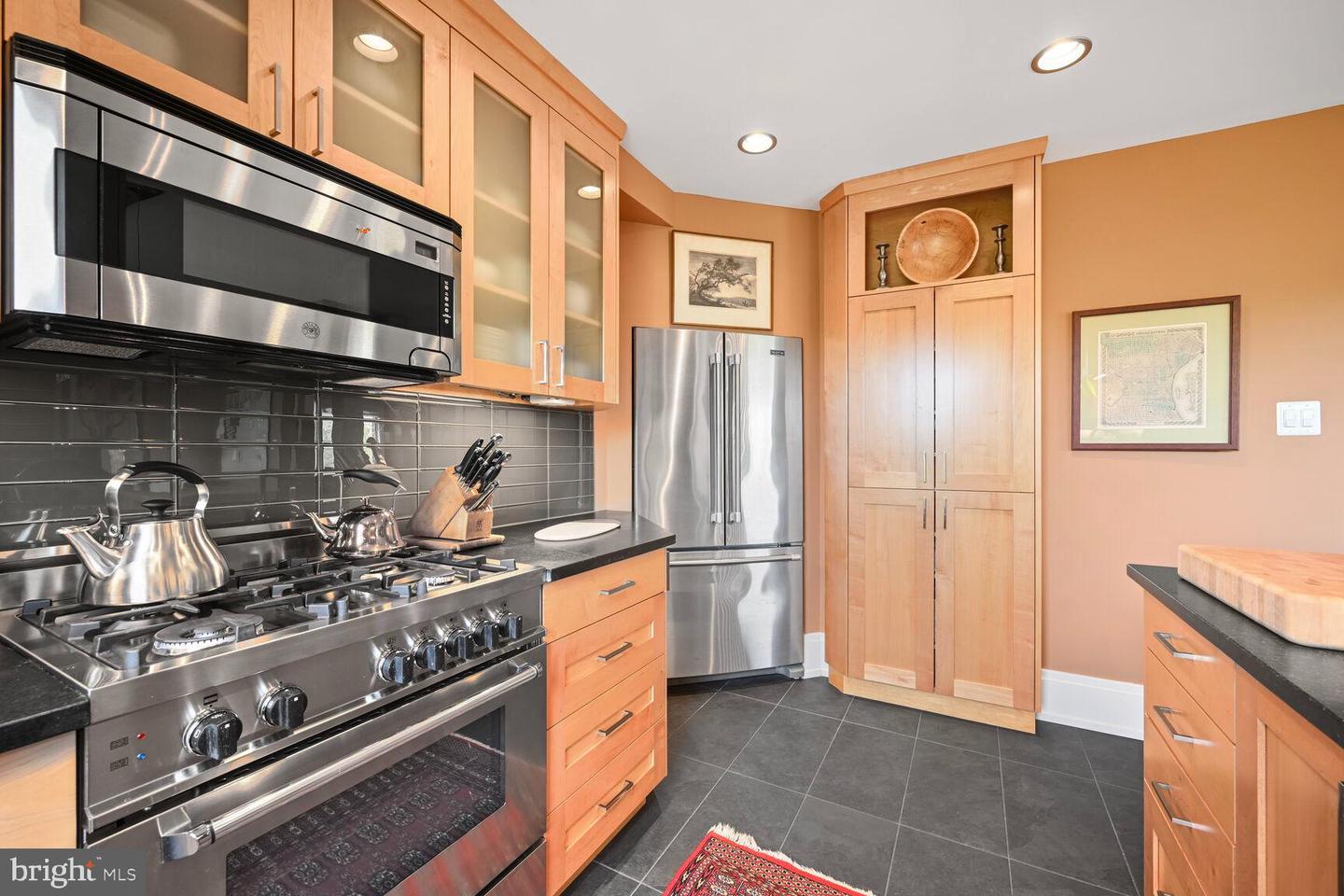 3900 CATHEDRAL AVE NW #411 A, WASHINGTON, District Of Columbia 20016, 2 Bedrooms Bedrooms, ,1 BathroomBathrooms,Residential,For sale,3900 CATHEDRAL AVE NW #411 A,DCDC2221274 MLS # DCDC2221274