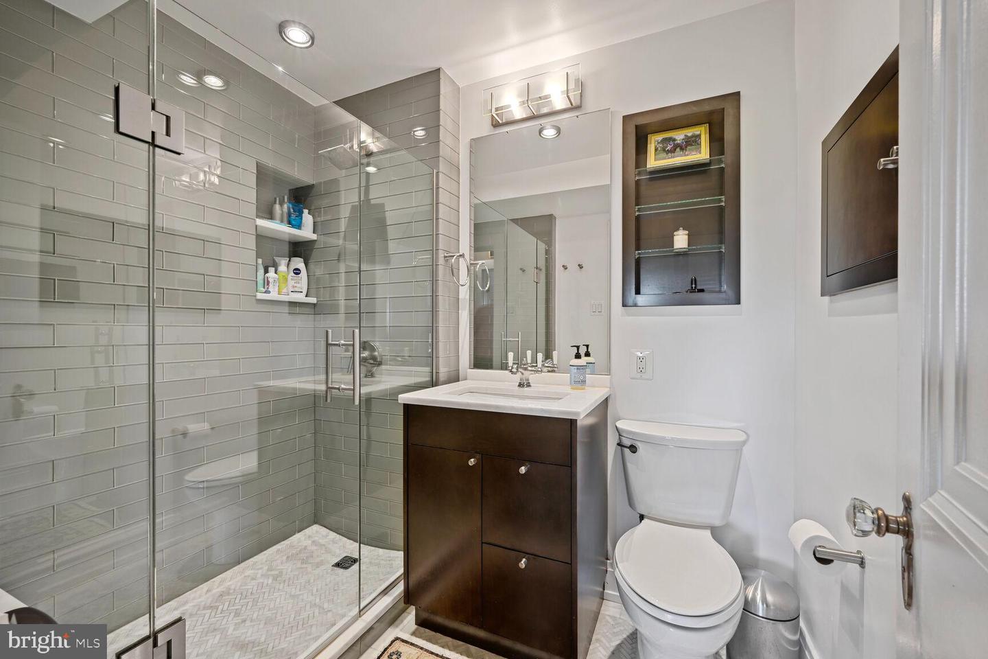 3900 CATHEDRAL AVE NW #411 A, WASHINGTON, District Of Columbia 20016, 2 Bedrooms Bedrooms, ,1 BathroomBathrooms,Residential,For sale,3900 CATHEDRAL AVE NW #411 A,DCDC2221274 MLS # DCDC2221274