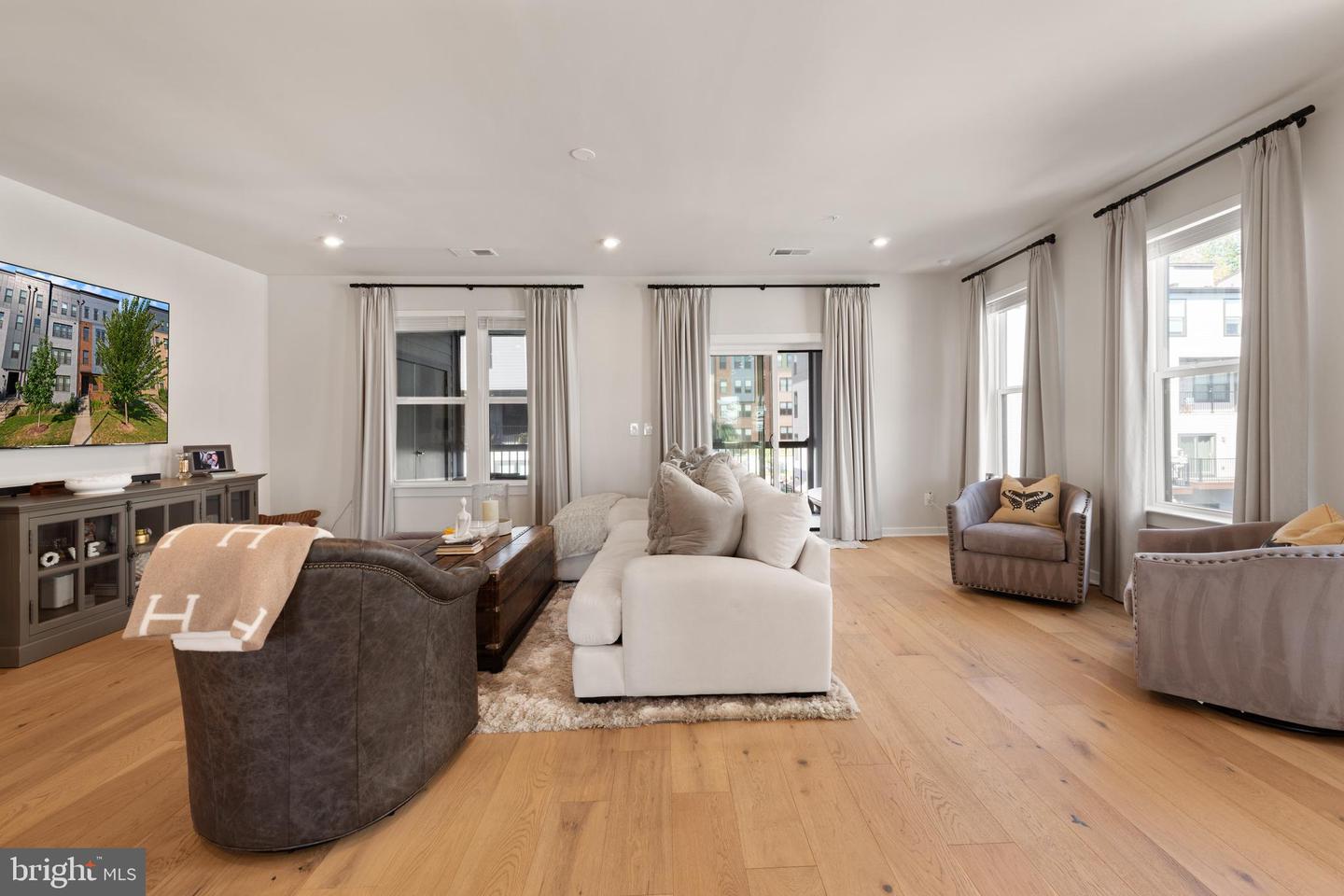 4138 LEGATO RD #50, FAIRFAX, Virginia 22033, 3 Bedrooms Bedrooms, ,2 BathroomsBathrooms,Residential,For sale,4138 LEGATO RD #50,VAFX2265868 MLS # VAFX2265868