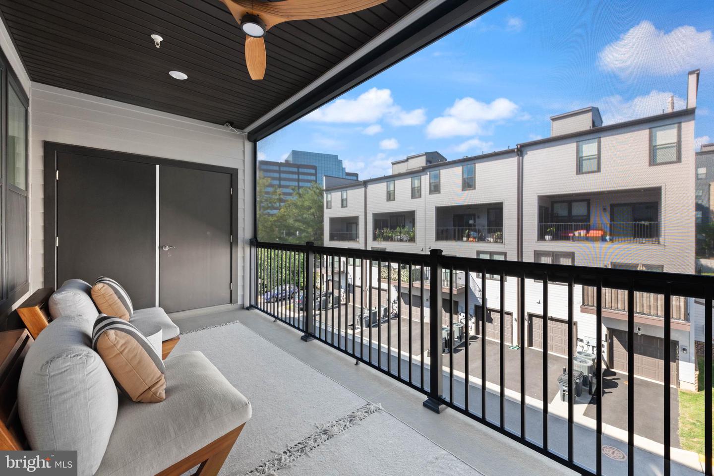 4138 LEGATO RD #50, FAIRFAX, Virginia 22033, 3 Bedrooms Bedrooms, ,2 BathroomsBathrooms,Residential,For sale,4138 LEGATO RD #50,VAFX2265868 MLS # VAFX2265868