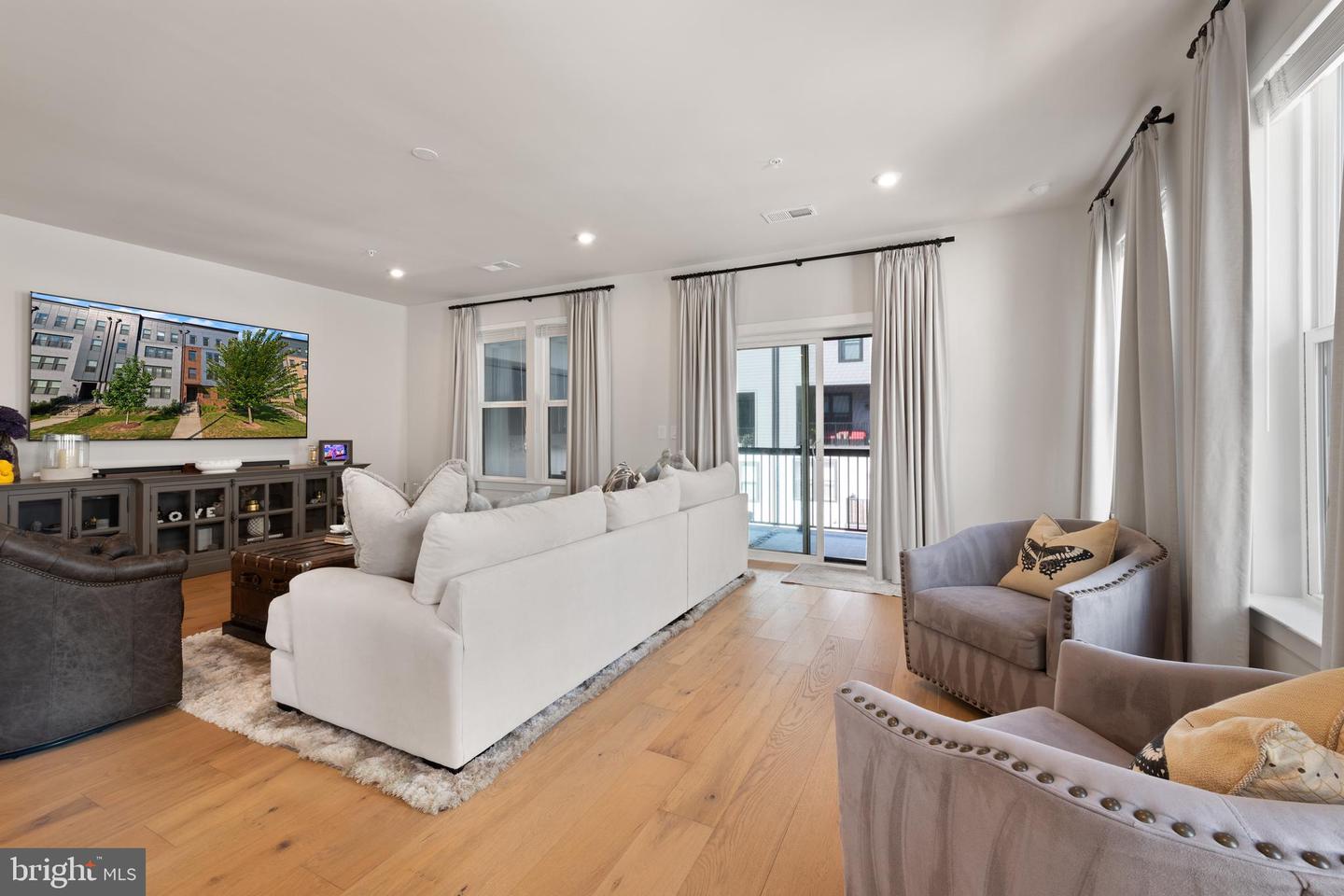 4138 LEGATO RD #50, FAIRFAX, Virginia 22033, 3 Bedrooms Bedrooms, ,2 BathroomsBathrooms,Residential,For sale,4138 LEGATO RD #50,VAFX2265868 MLS # VAFX2265868