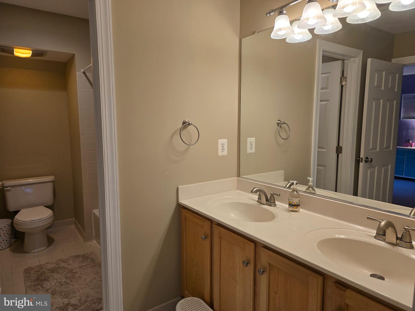 5214 SWAIN DR, WARRENTON, Virginia 20187, 4 Bedrooms Bedrooms, ,4 BathroomsBathrooms,Residential,For sale,5214 SWAIN DR,VAFQ2017042 MLS # VAFQ2017042