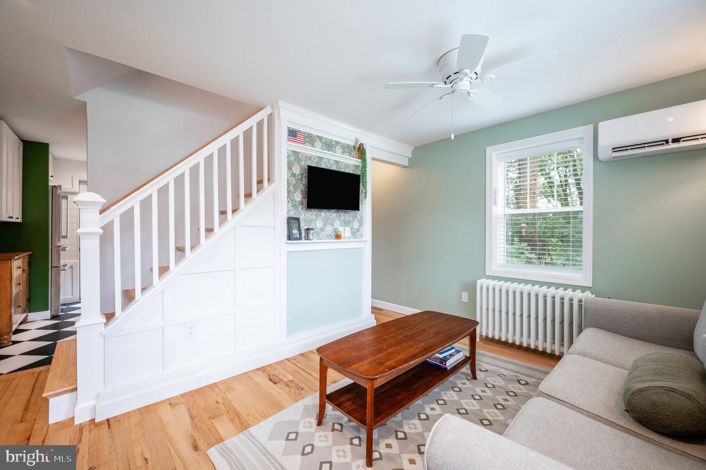 2444 S OAKLAND ST, ARLINGTON, Virginia 22206, 2 Bedrooms Bedrooms, ,2 BathroomsBathrooms,Residential,For sale,2444 S OAKLAND ST,VAAR2062104 MLS # VAAR2062104