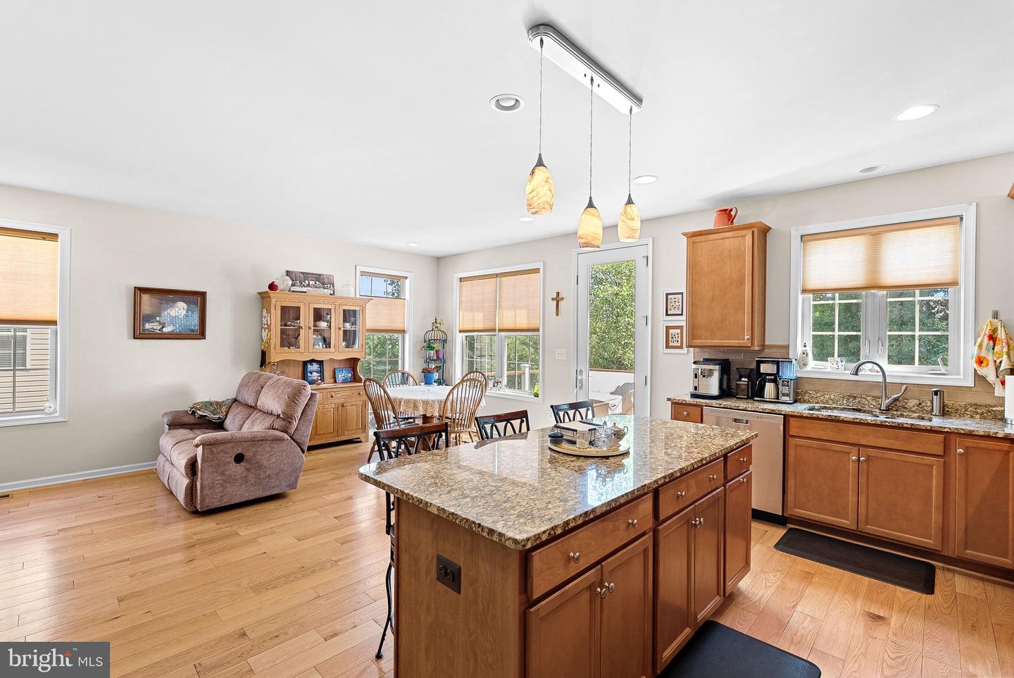 6615 BARTRAMS FOREST LN, HAYMARKET, Virginia 20169, 3 Bedrooms Bedrooms, 9 Rooms Rooms,3 BathroomsBathrooms,Residential,For sale,6615 BARTRAMS FOREST LN,VAPW2102478 MLS # VAPW2102478