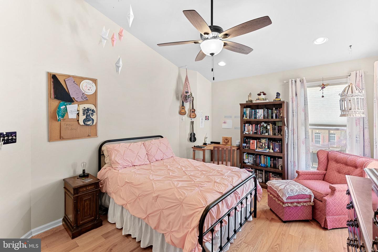 6615 BARTRAMS FOREST LN, HAYMARKET, Virginia 20169, 3 Bedrooms Bedrooms, 9 Rooms Rooms,3 BathroomsBathrooms,Residential,For sale,6615 BARTRAMS FOREST LN,VAPW2102478 MLS # VAPW2102478
