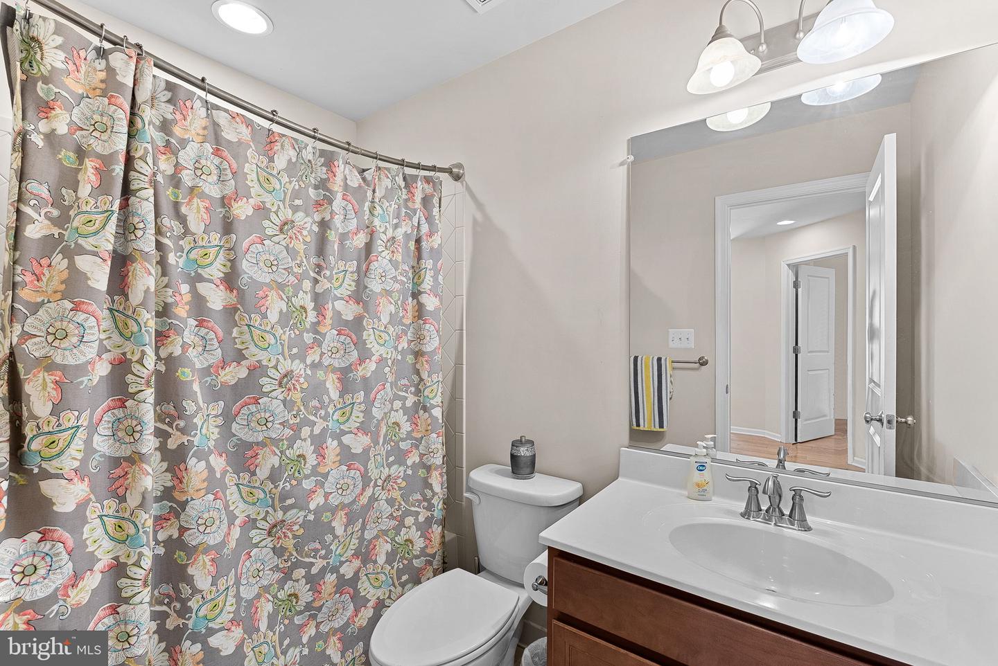 6615 BARTRAMS FOREST LN, HAYMARKET, Virginia 20169, 3 Bedrooms Bedrooms, 9 Rooms Rooms,3 BathroomsBathrooms,Residential,For sale,6615 BARTRAMS FOREST LN,VAPW2102478 MLS # VAPW2102478
