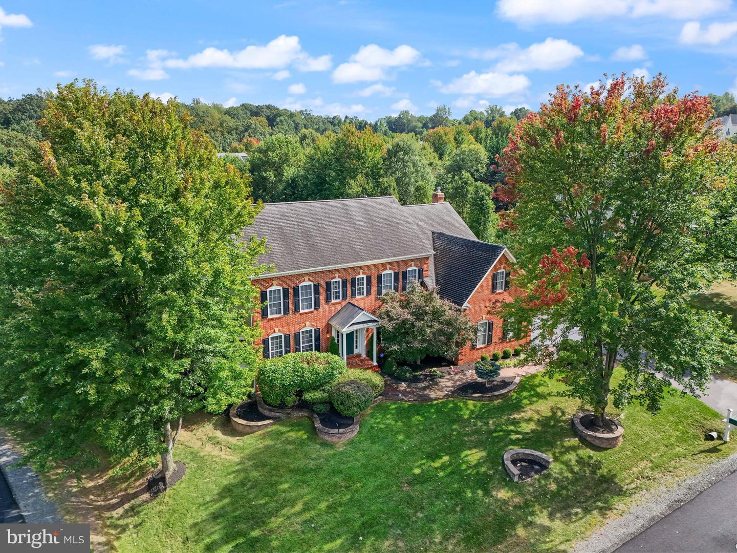 24224 KNOLLBROOK PL, ALDIE, Virginia 20105, 6 Bedrooms Bedrooms, ,5 BathroomsBathrooms,Residential,For sale,24224 KNOLLBROOK PL,VALO2105500 MLS # VALO2105500
