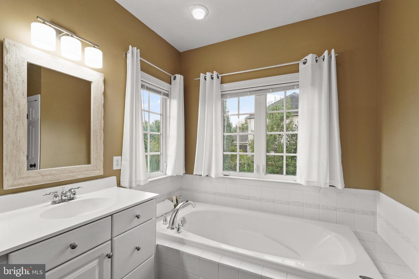24224 KNOLLBROOK PL, ALDIE, Virginia 20105, 6 Bedrooms Bedrooms, ,5 BathroomsBathrooms,Residential,For sale,24224 KNOLLBROOK PL,VALO2105500 MLS # VALO2105500