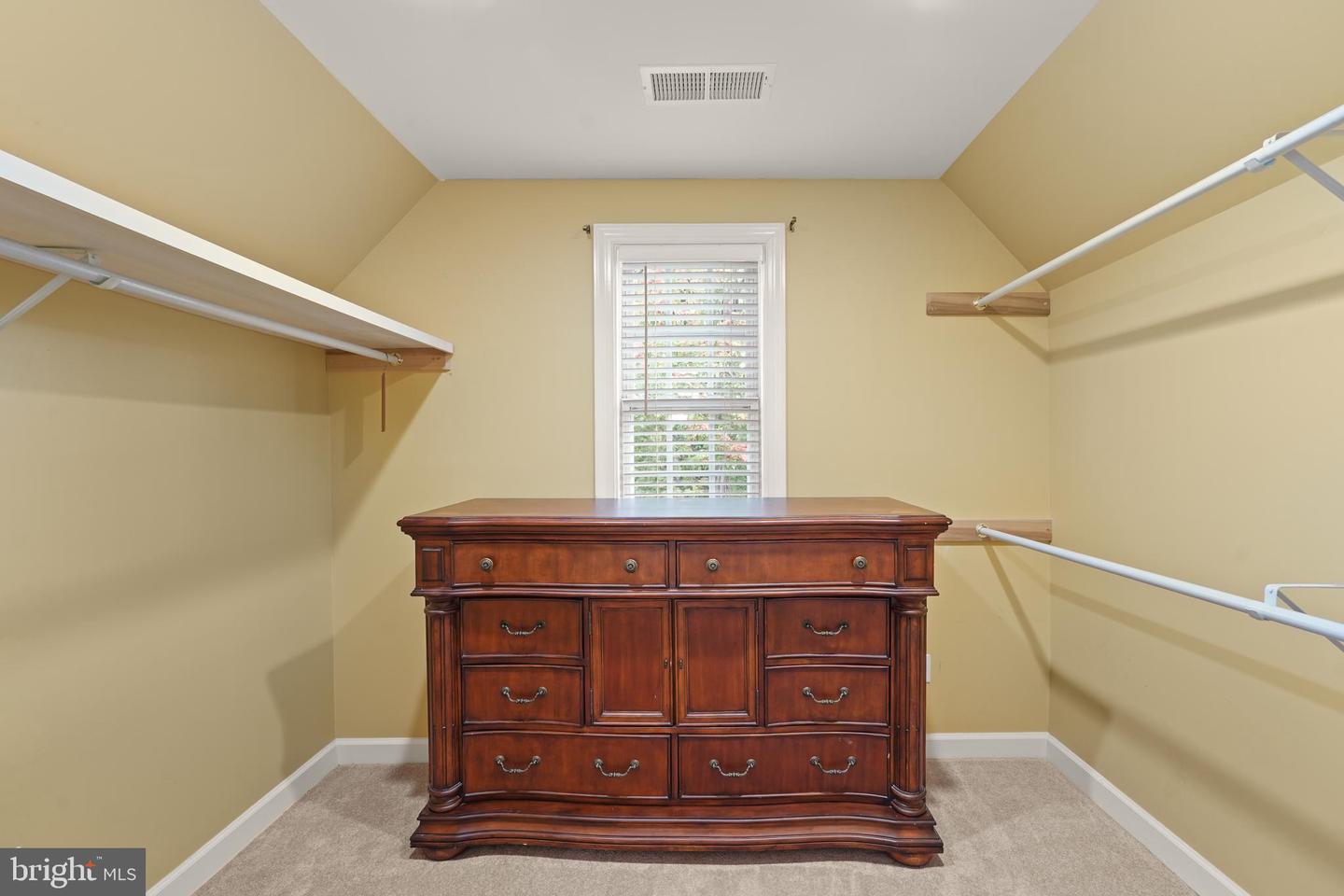 24224 KNOLLBROOK PL, ALDIE, Virginia 20105, 6 Bedrooms Bedrooms, ,5 BathroomsBathrooms,Residential,For sale,24224 KNOLLBROOK PL,VALO2105500 MLS # VALO2105500