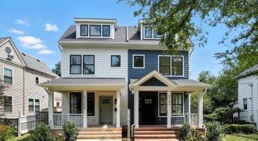 2105 COMMONWEALTH AVE, ALEXANDRIA, Virginia 22301, 4 Bedrooms Bedrooms, 9 Rooms Rooms,3 BathroomsBathrooms,Residential,For sale,2105 COMMONWEALTH AVE,VAAX2049148 MLS # VAAX2049148