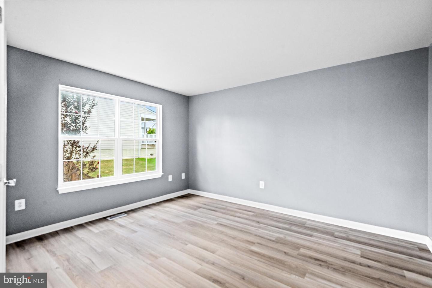 30 STANLEY LOOP, FREDERICKSBURG, Virginia 22406, 4 Bedrooms Bedrooms, 10 Rooms Rooms,2 BathroomsBathrooms,Residential,For sale,30 STANLEY LOOP,VAST2042266 MLS # VAST2042266