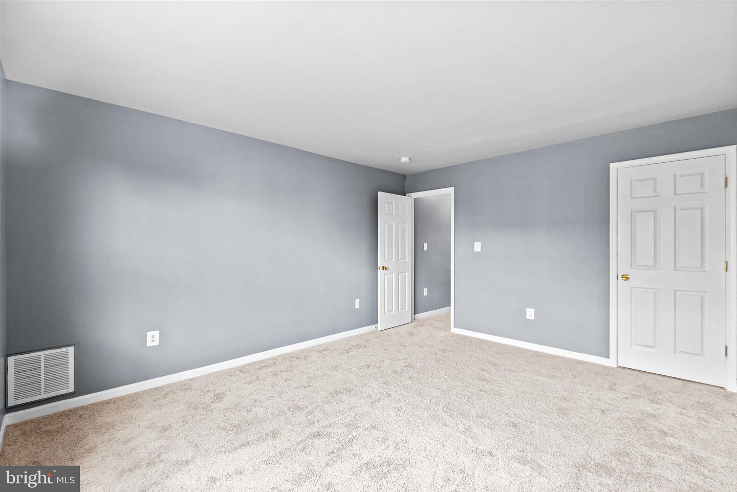 30 STANLEY LOOP, FREDERICKSBURG, Virginia 22406, 4 Bedrooms Bedrooms, 10 Rooms Rooms,2 BathroomsBathrooms,Residential,For sale,30 STANLEY LOOP,VAST2042266 MLS # VAST2042266