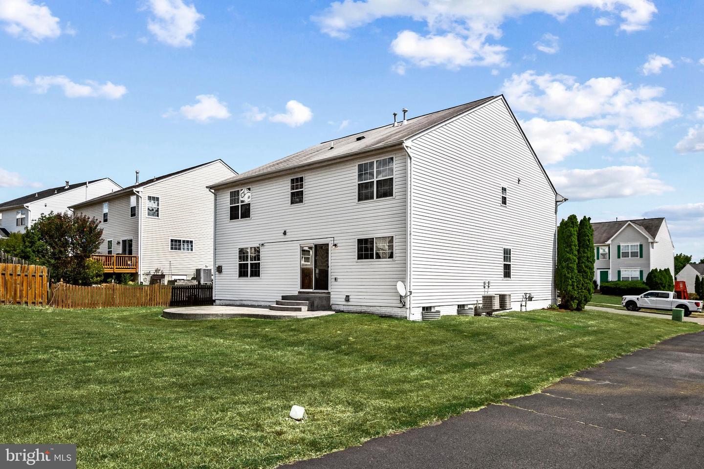 30 STANLEY LOOP, FREDERICKSBURG, Virginia 22406, 4 Bedrooms Bedrooms, 10 Rooms Rooms,2 BathroomsBathrooms,Residential,For sale,30 STANLEY LOOP,VAST2042266 MLS # VAST2042266