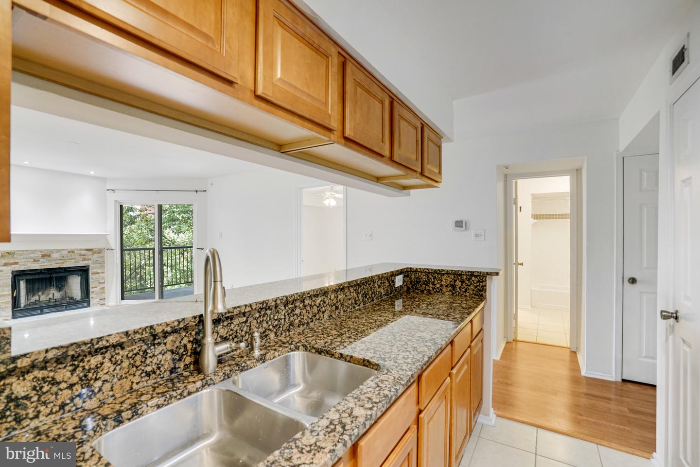 3307 WYNDHAM CIR #3169, ALEXANDRIA, Virginia 22302, 1 Bedroom Bedrooms, ,1 BathroomBathrooms,Residential,For sale,3307 WYNDHAM CIR #3169,VAAX2049218 MLS # VAAX2049218