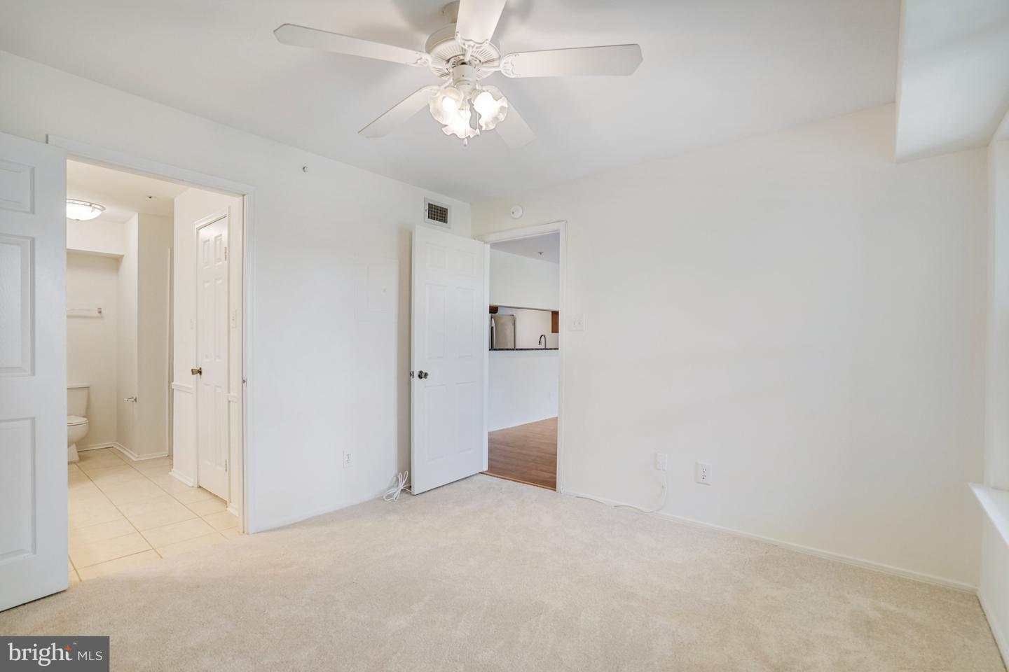 3307 WYNDHAM CIR #3169, ALEXANDRIA, Virginia 22302, 1 Bedroom Bedrooms, ,1 BathroomBathrooms,Residential,For sale,3307 WYNDHAM CIR #3169,VAAX2049218 MLS # VAAX2049218