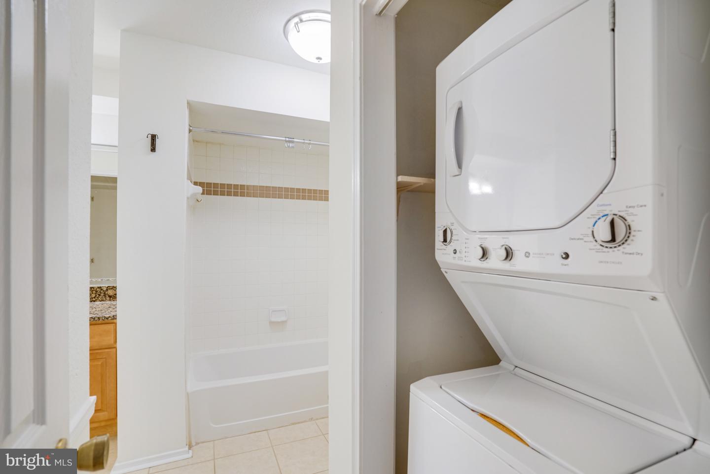 3307 WYNDHAM CIR #3169, ALEXANDRIA, Virginia 22302, 1 Bedroom Bedrooms, ,1 BathroomBathrooms,Residential,For sale,3307 WYNDHAM CIR #3169,VAAX2049218 MLS # VAAX2049218