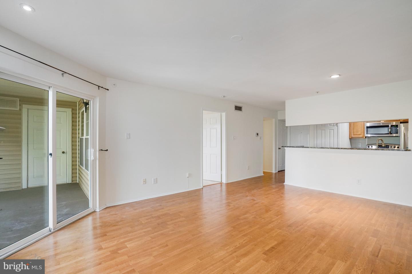 3307 WYNDHAM CIR #3169, ALEXANDRIA, Virginia 22302, 1 Bedroom Bedrooms, ,1 BathroomBathrooms,Residential,For sale,3307 WYNDHAM CIR #3169,VAAX2049218 MLS # VAAX2049218