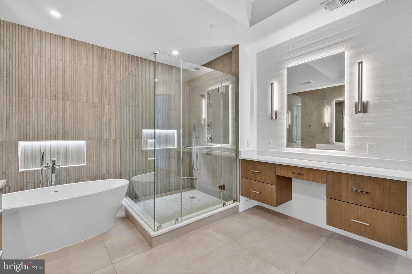 1881 N NASH ST #2109, ARLINGTON, Virginia 22209, 3 Bedrooms Bedrooms, ,3 BathroomsBathrooms,Residential,For sale,1881 N NASH ST #2109,VAAR2063044 MLS # VAAR2063044 1881 N NASH ST #2109, ARLINGTON, Virginia 22209, 3 Bedrooms Bedrooms, ,3 BathroomsBathrooms,Residential,For sale,1881 N NASH ST #2109,VAAR2063044 MLS # VAAR2063044