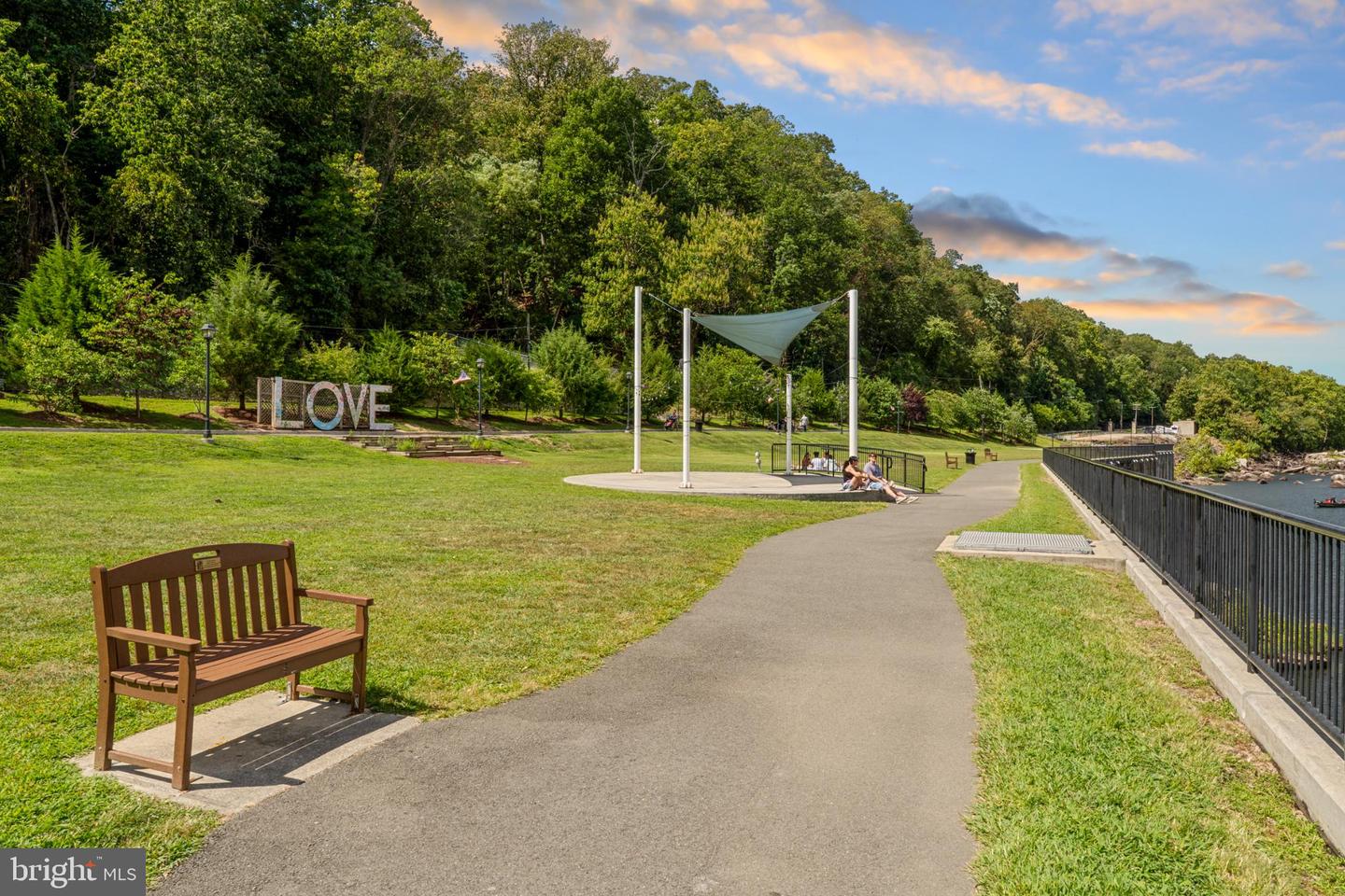 12650 DARA DR #T2, WOODBRIDGE, Virginia 22192, 1 Bedroom Bedrooms, 2 Rooms Rooms,1 BathroomBathrooms,Residential,For sale,12650 DARA DR #T2,VAPW2103190 MLS # VAPW2103190