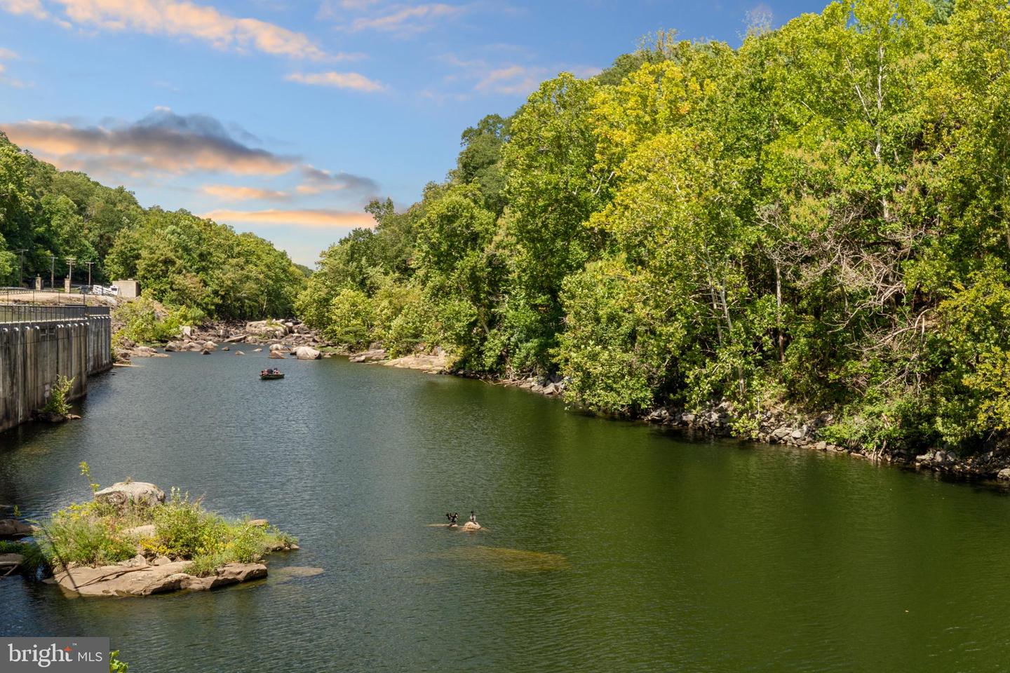 12650 DARA DR #T2, WOODBRIDGE, Virginia 22192, 1 Bedroom Bedrooms, 2 Rooms Rooms,1 BathroomBathrooms,Residential,For sale,12650 DARA DR #T2,VAPW2103190 MLS # VAPW2103190