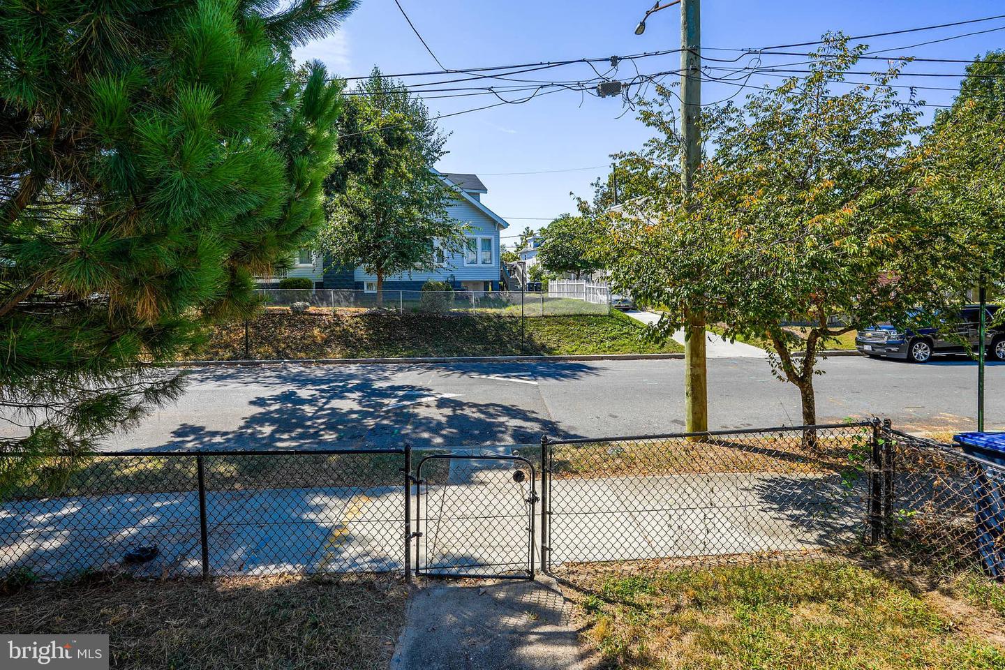 322 RALEIGH ST SE, WASHINGTON, District Of Columbia 20032, 2 Bedrooms Bedrooms, ,1 BathroomBathrooms,Residential,For sale,322 RALEIGH ST SE,DCDC2220328 MLS # DCDC2220328