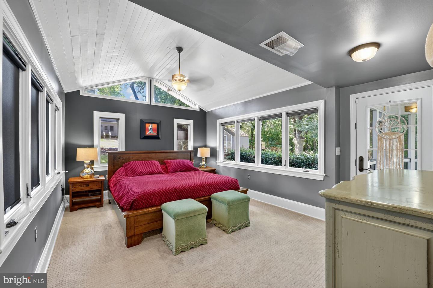 2714 HUNTER MILL RD, OAKTON, Virginia 22124, 4 Bedrooms Bedrooms, 16 Rooms Rooms,3 BathroomsBathrooms,Residential,For sale,2714 HUNTER MILL RD,VAFX2265080 MLS # VAFX2265080