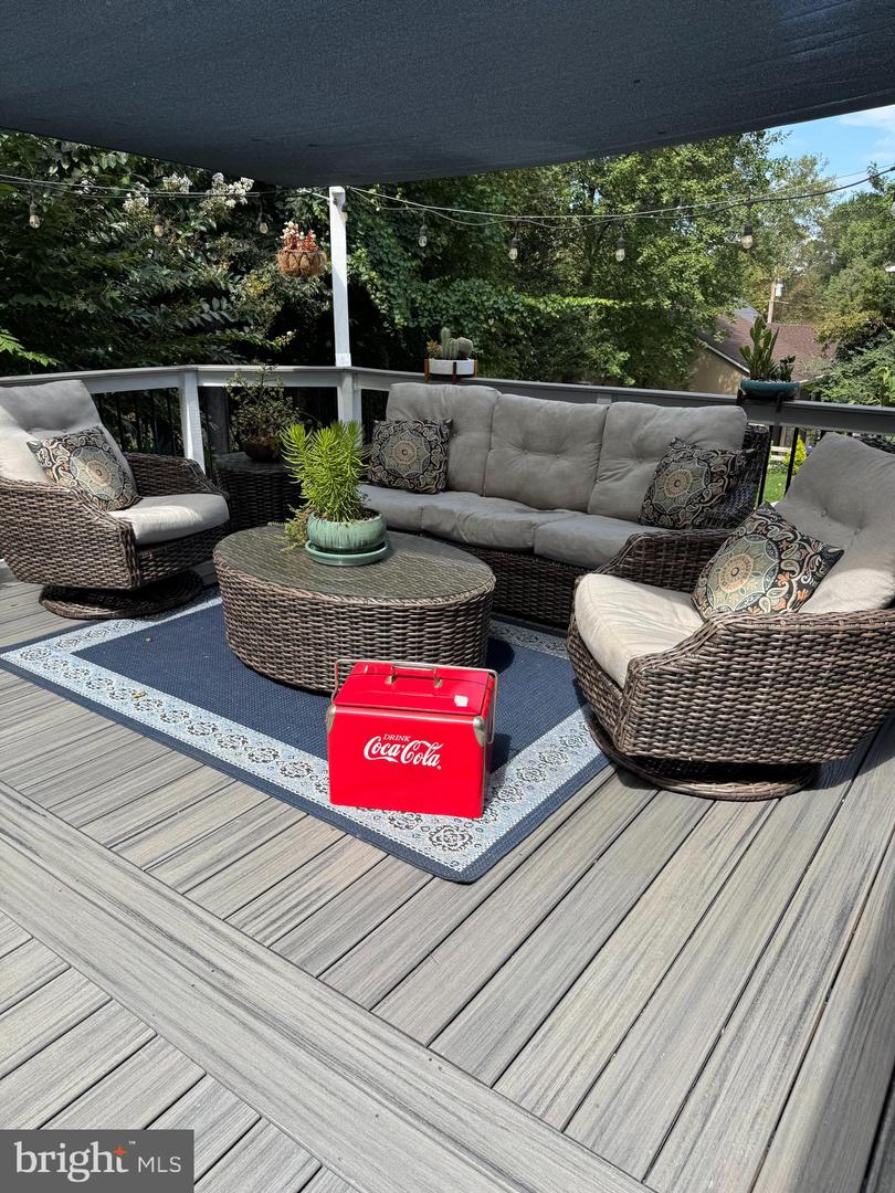 2714 HUNTER MILL RD, OAKTON, Virginia 22124, 4 Bedrooms Bedrooms, 16 Rooms Rooms,3 BathroomsBathrooms,Residential,For sale,2714 HUNTER MILL RD,VAFX2265080 MLS # VAFX2265080