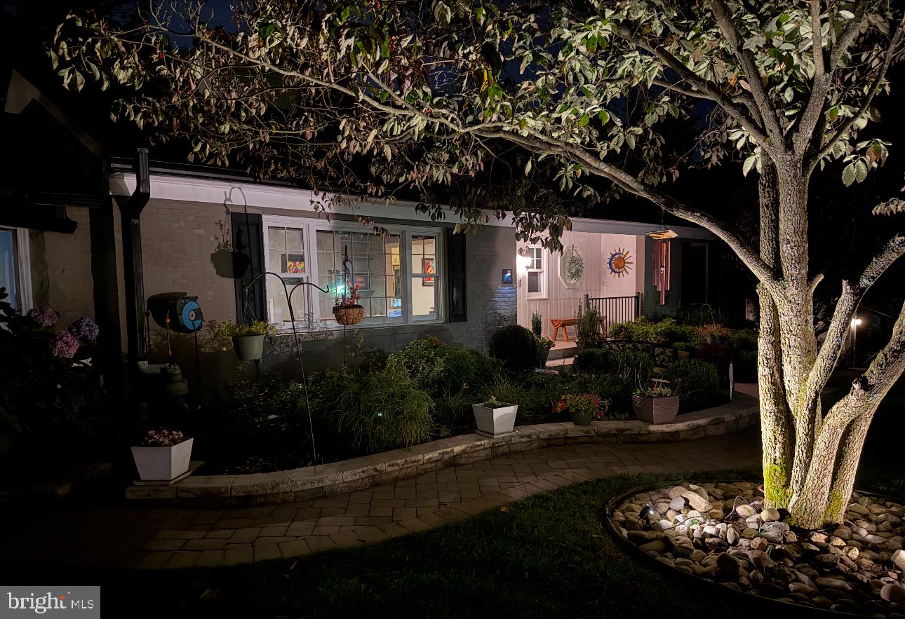 2714 HUNTER MILL RD, OAKTON, Virginia 22124, 4 Bedrooms Bedrooms, 16 Rooms Rooms,3 BathroomsBathrooms,Residential,For sale,2714 HUNTER MILL RD,VAFX2265080 MLS # VAFX2265080