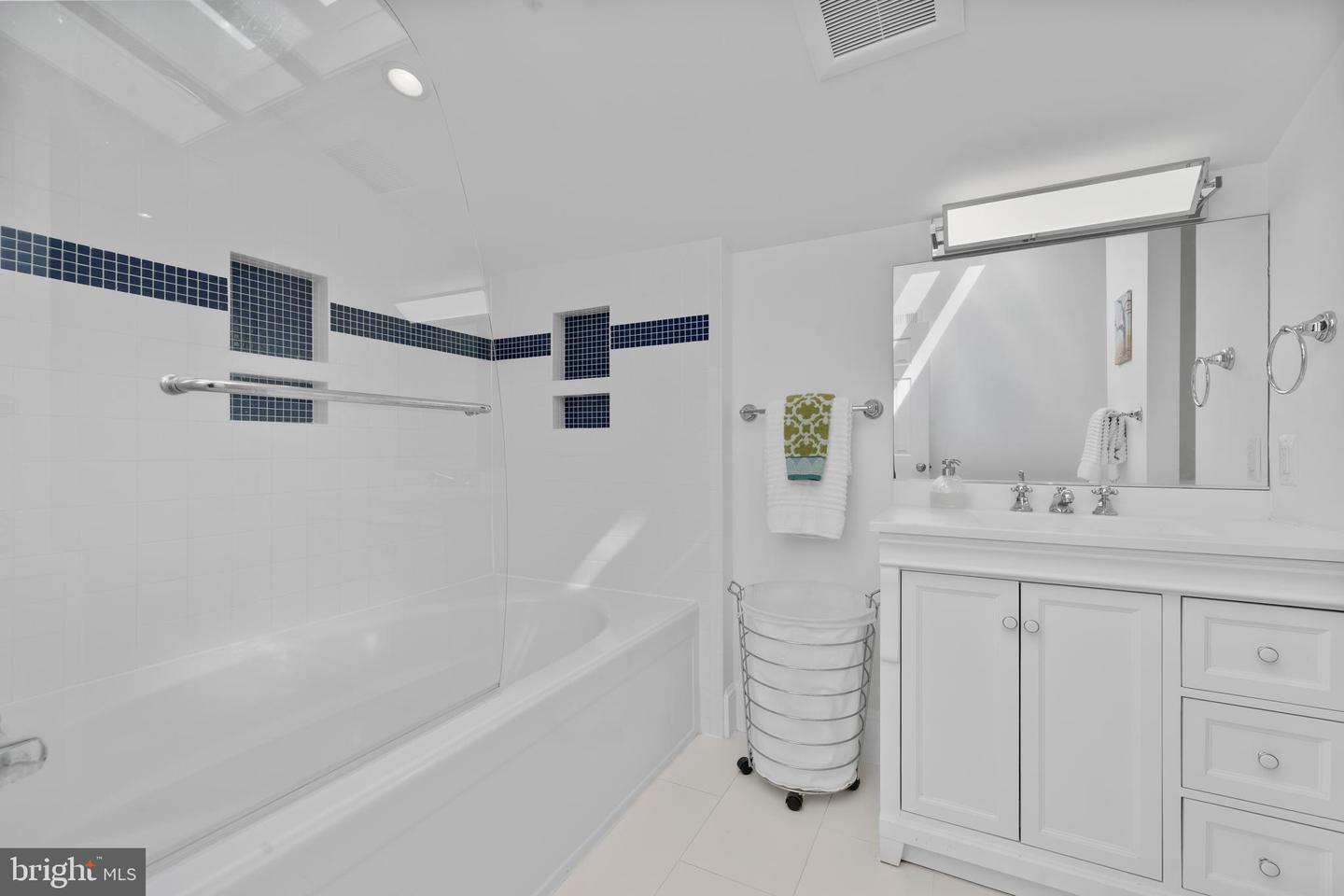 2119 WESTMORELAND ST, FALLS CHURCH, Virginia 22043, 3 Bedrooms Bedrooms, ,3 BathroomsBathrooms,Residential,For sale,2119 WESTMORELAND ST,VAFX2265246 MLS # VAFX2265246