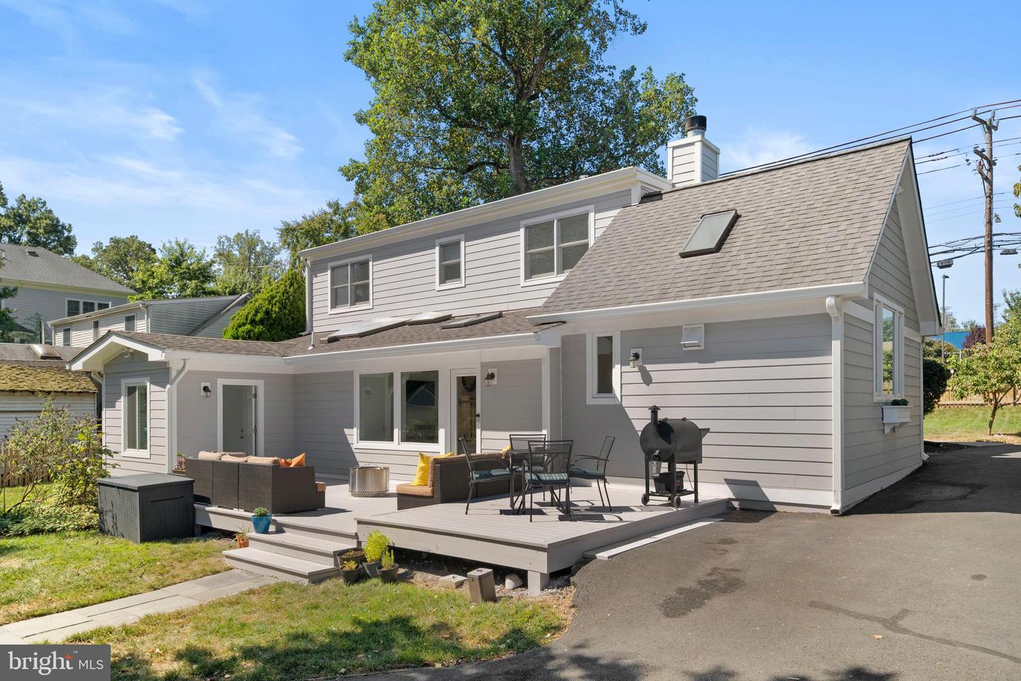 2119 WESTMORELAND ST, FALLS CHURCH, Virginia 22043, 3 Bedrooms Bedrooms, ,3 BathroomsBathrooms,Residential,For sale,2119 WESTMORELAND ST,VAFX2265246 MLS # VAFX2265246