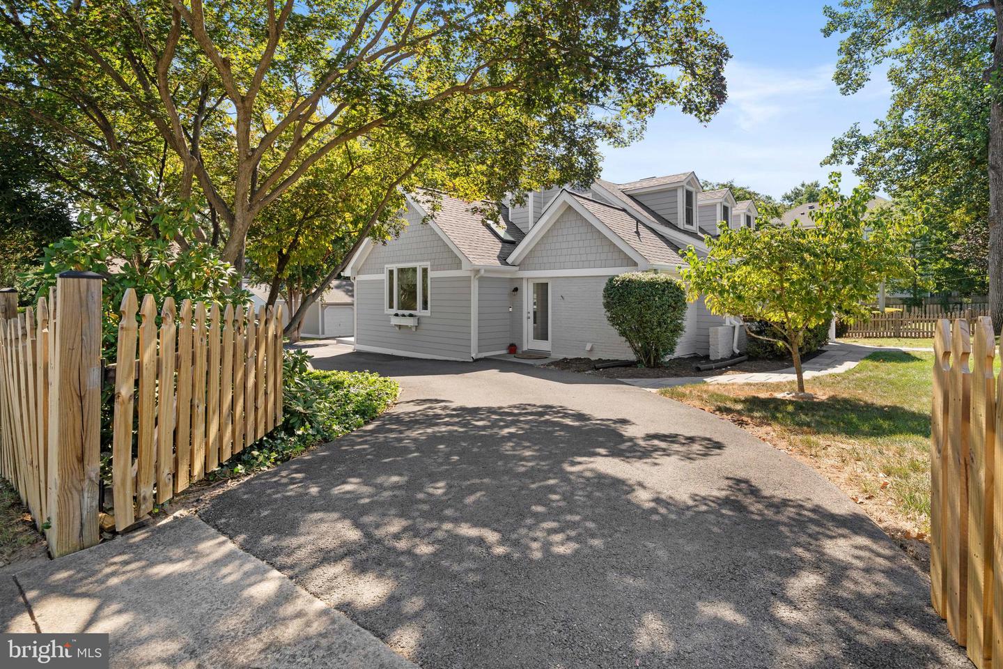 2119 WESTMORELAND ST, FALLS CHURCH, Virginia 22043, 3 Bedrooms Bedrooms, ,3 BathroomsBathrooms,Residential,For sale,2119 WESTMORELAND ST,VAFX2265246 MLS # VAFX2265246