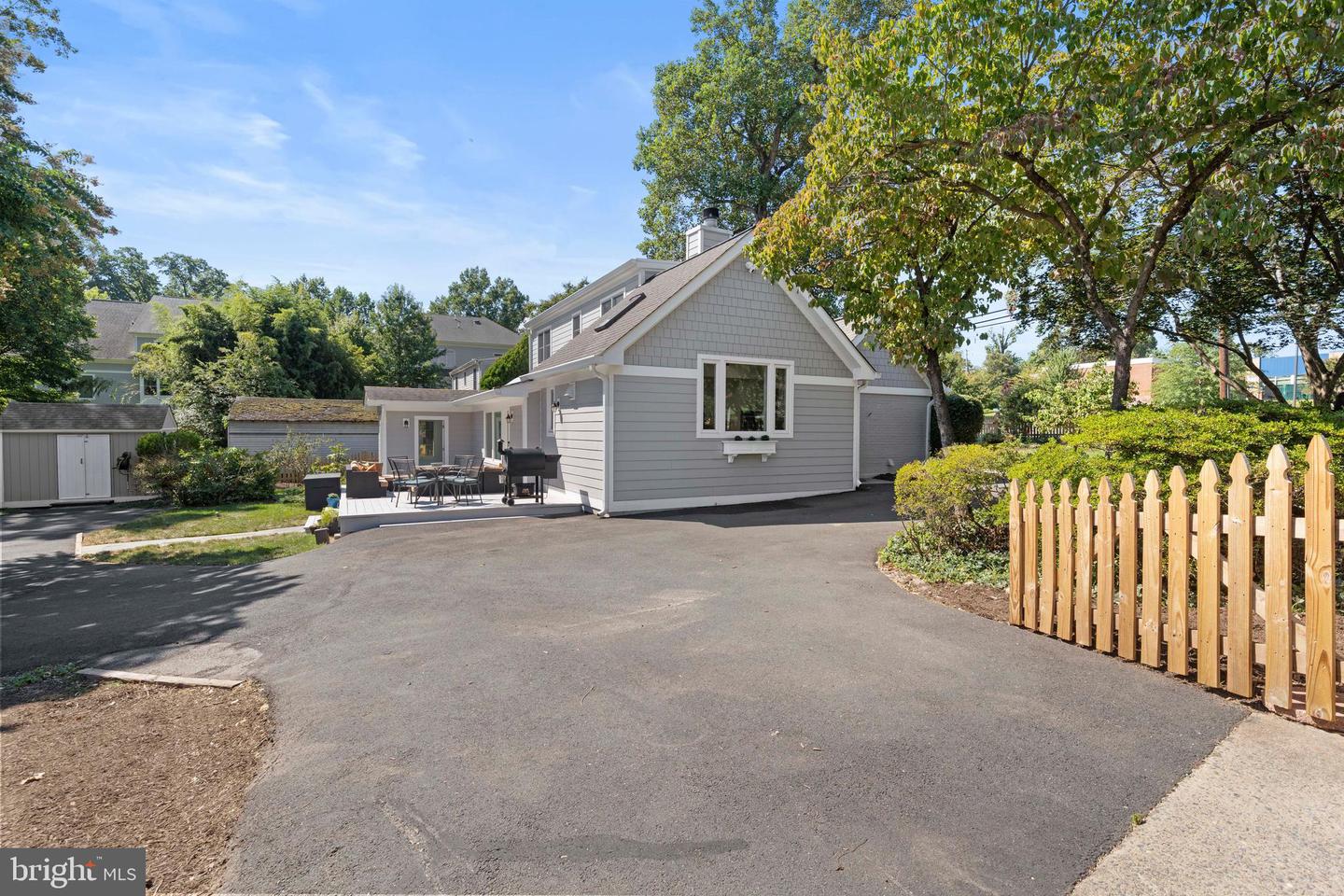 2119 WESTMORELAND ST, FALLS CHURCH, Virginia 22043, 3 Bedrooms Bedrooms, ,3 BathroomsBathrooms,Residential,For sale,2119 WESTMORELAND ST,VAFX2265246 MLS # VAFX2265246