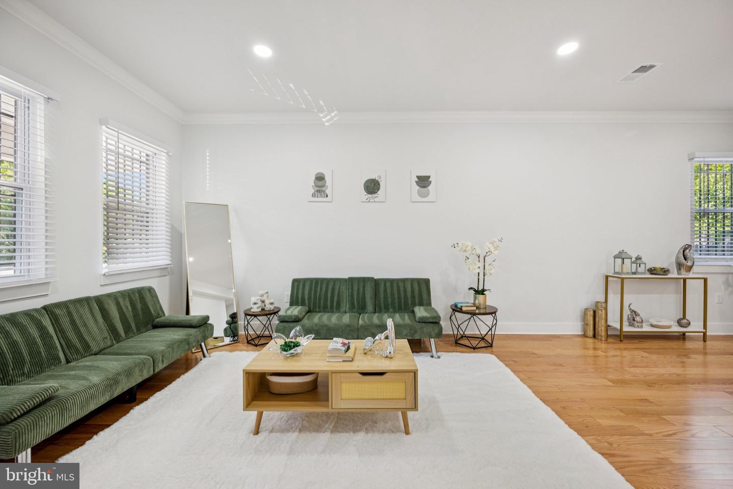 4928 ASTOR PL SE, WASHINGTON, District Of Columbia 20019, 6 Bedrooms Bedrooms, ,5 BathroomsBathrooms,Residential,For sale,4928 ASTOR PL SE,DCDC2220714 MLS # DCDC2220714