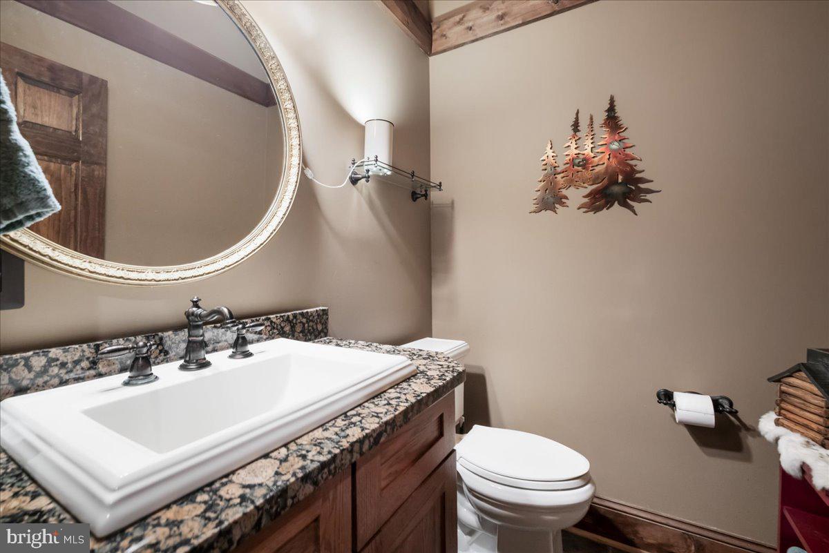 226 TWIN OAKS DR, BENTONVILLE, Virginia 22610, 3 Bedrooms Bedrooms, ,4 BathroomsBathrooms,Residential,For sale,226 TWIN OAKS DR,VAWR2012216 MLS # VAWR2012216