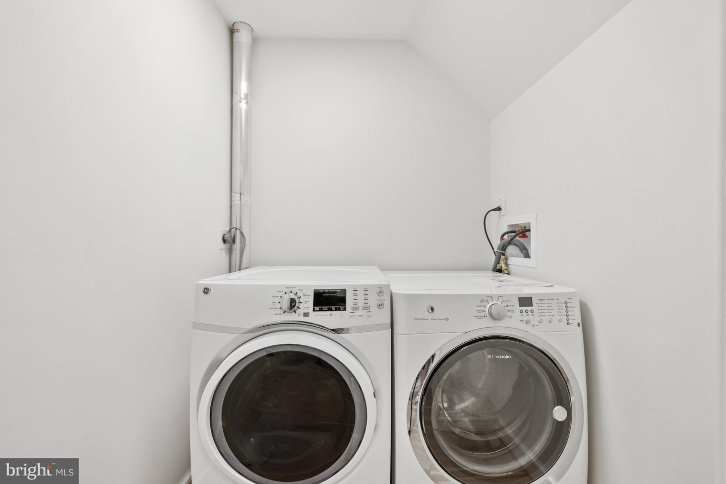 3604 WINFIELD LN NW, WASHINGTON, District Of Columbia 20007, 4 Bedrooms Bedrooms, ,4 BathroomsBathrooms,Residential,For sale,3604 WINFIELD LN NW,DCDC2221132 MLS # DCDC2221132