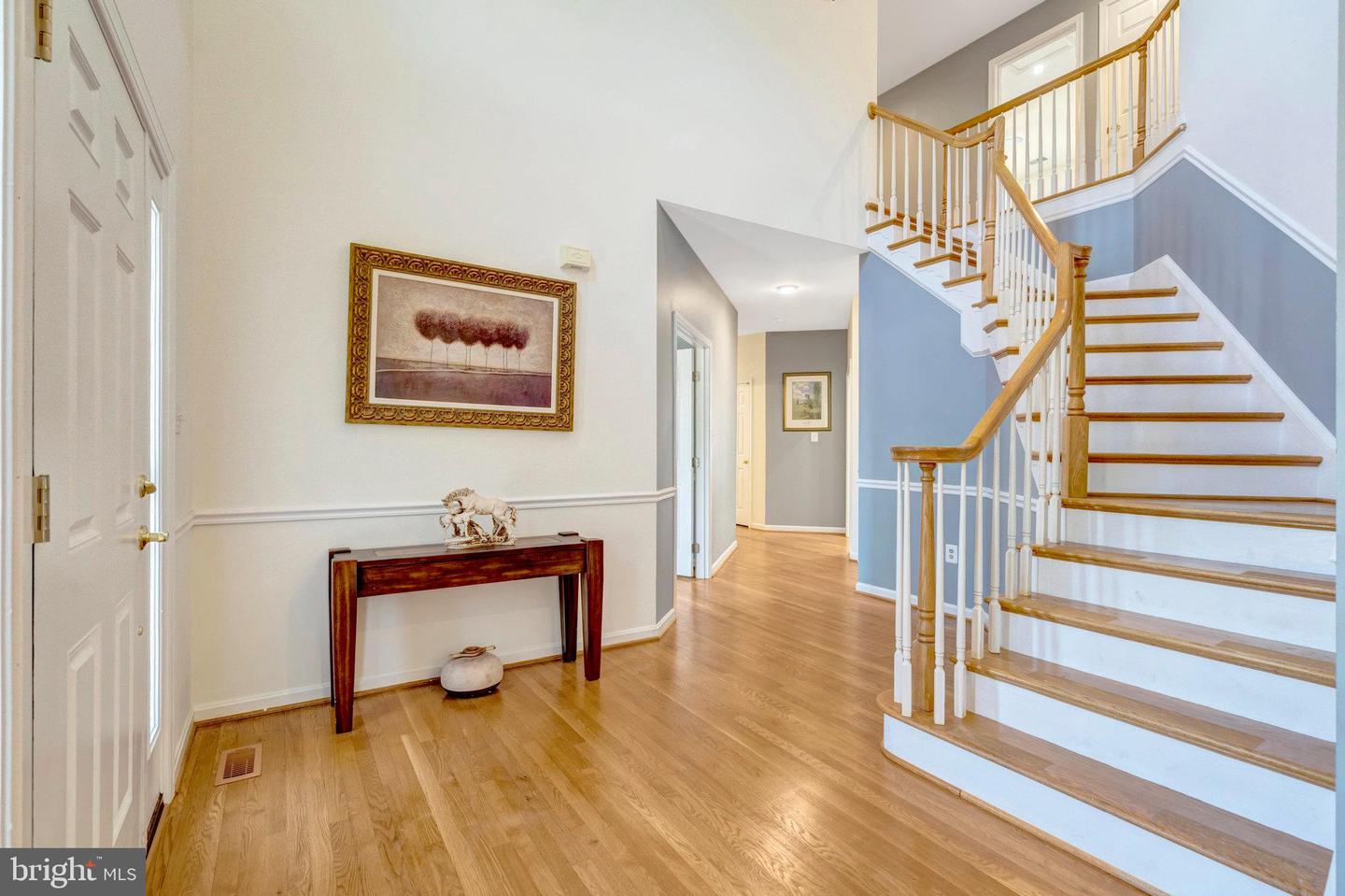 5403 WILLOW FOREST CT, CLIFTON, Virginia 20124, 4 Bedrooms Bedrooms, ,3 BathroomsBathrooms,Residential,For sale,5403 WILLOW FOREST CT,VAFX2265314 MLS # VAFX2265314