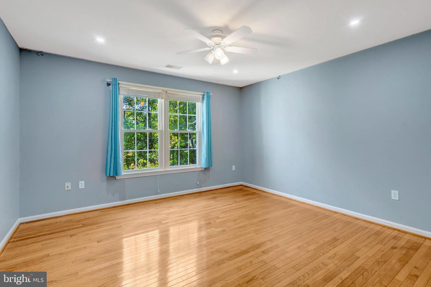 5403 WILLOW FOREST CT, CLIFTON, Virginia 20124, 4 Bedrooms Bedrooms, ,3 BathroomsBathrooms,Residential,For sale,5403 WILLOW FOREST CT,VAFX2265314 MLS # VAFX2265314