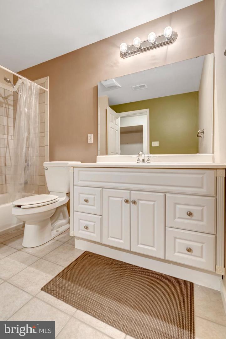 5403 WILLOW FOREST CT, CLIFTON, Virginia 20124, 4 Bedrooms Bedrooms, ,3 BathroomsBathrooms,Residential,For sale,5403 WILLOW FOREST CT,VAFX2265314 MLS # VAFX2265314