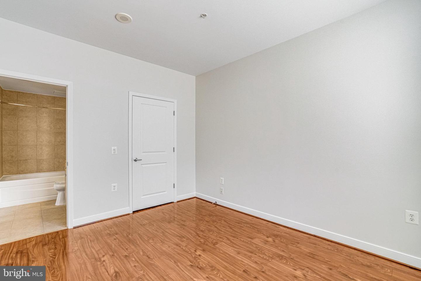 820 N POLLARD ST #915, ARLINGTON, Virginia 22203, 1 Bedroom Bedrooms, ,1 BathroomBathrooms,Residential,For sale,820 N POLLARD ST #915,VAAR2063248 MLS # VAAR2063248