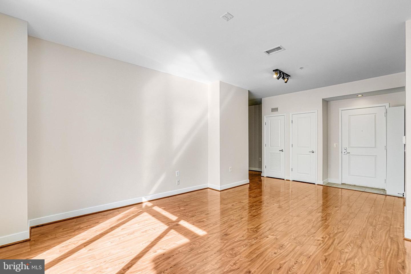 820 N POLLARD ST #915, ARLINGTON, Virginia 22203, 1 Bedroom Bedrooms, ,1 BathroomBathrooms,Residential,For sale,820 N POLLARD ST #915,VAAR2063248 MLS # VAAR2063248