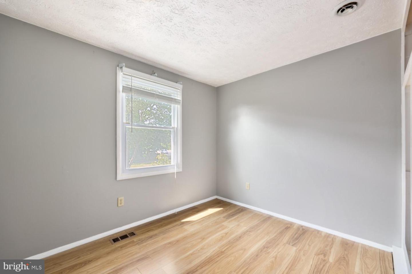 8101 PARKDALE CT, SPRINGFIELD, Virginia 22153, 3 Bedrooms Bedrooms, ,1 BathroomBathrooms,Residential,For sale,8101 PARKDALE CT,VAFX2265388 MLS # VAFX2265388