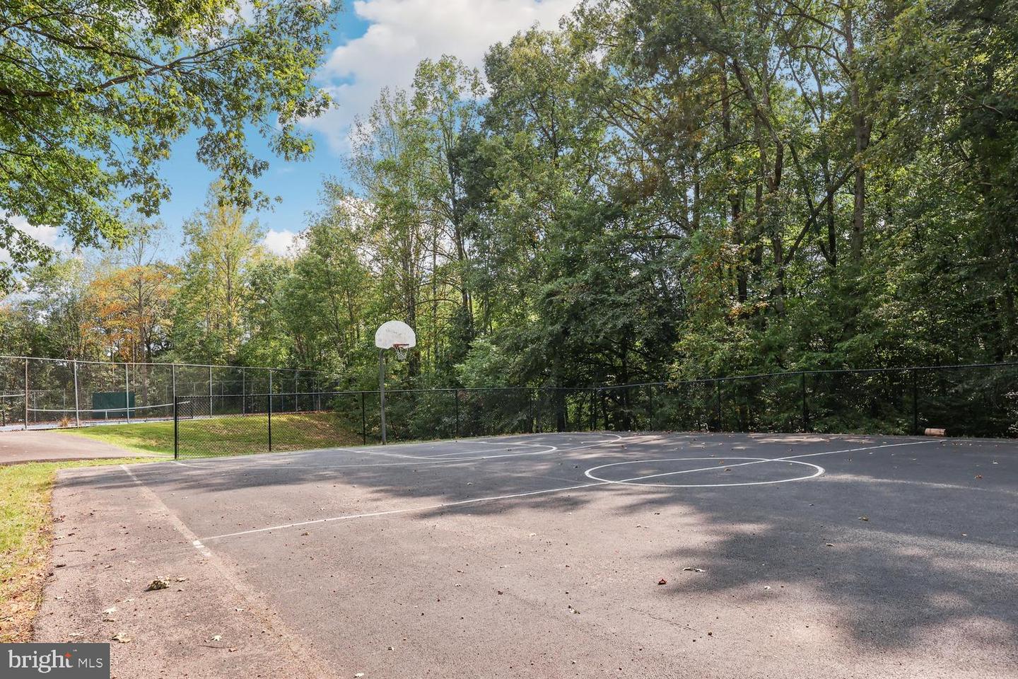 8101 PARKDALE CT, SPRINGFIELD, Virginia 22153, 3 Bedrooms Bedrooms, ,1 BathroomBathrooms,Residential,For sale,8101 PARKDALE CT,VAFX2265388 MLS # VAFX2265388