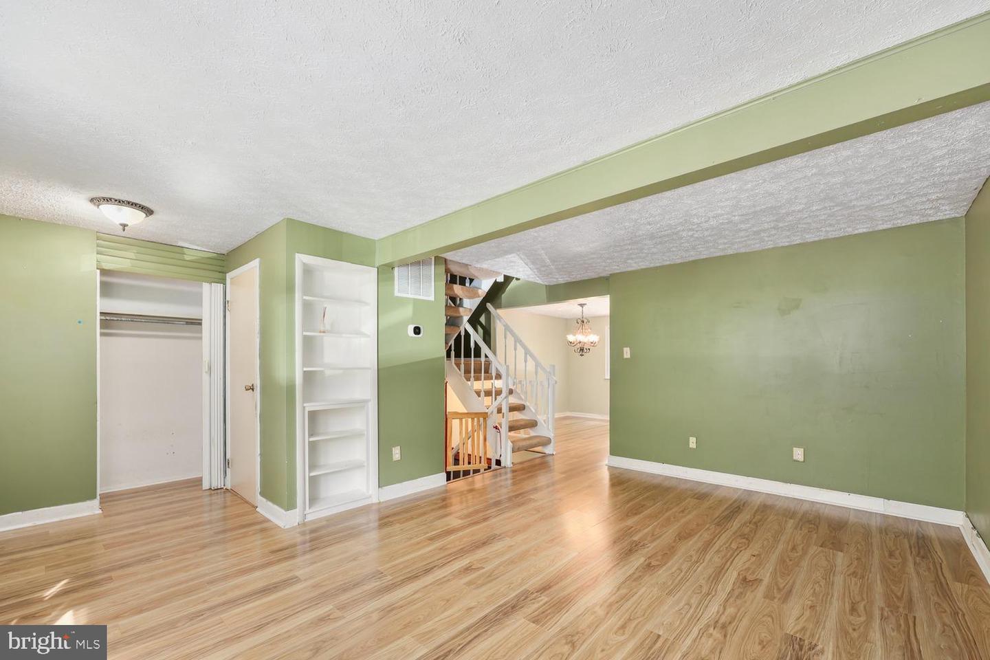 8101 PARKDALE CT, SPRINGFIELD, Virginia 22153, 3 Bedrooms Bedrooms, ,1 BathroomBathrooms,Residential,For sale,8101 PARKDALE CT,VAFX2265388 MLS # VAFX2265388