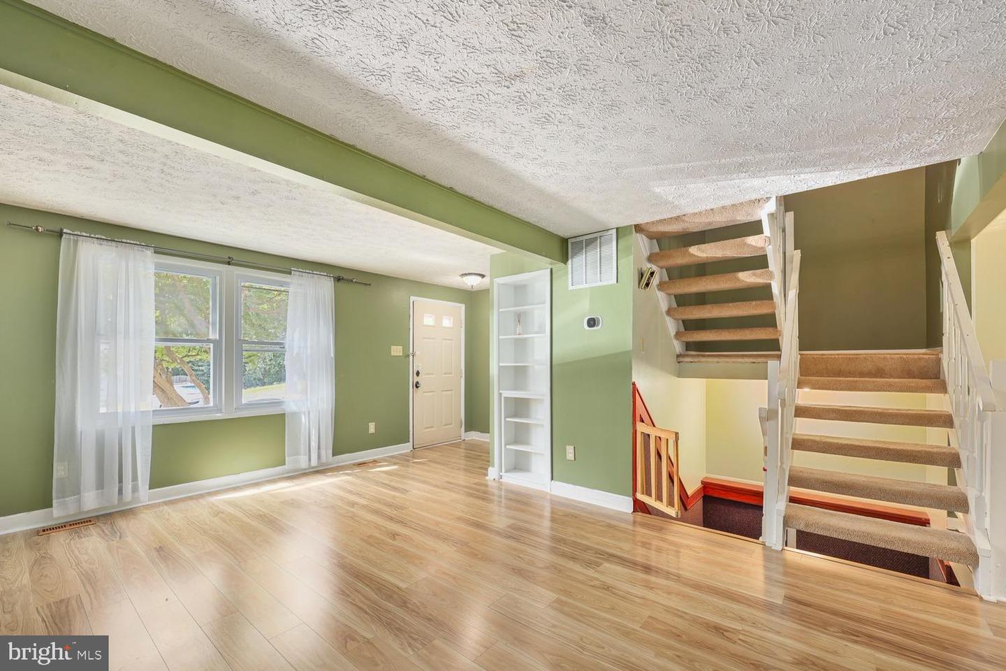 8101 PARKDALE CT, SPRINGFIELD, Virginia 22153, 3 Bedrooms Bedrooms, ,1 BathroomBathrooms,Residential,For sale,8101 PARKDALE CT,VAFX2265388 MLS # VAFX2265388