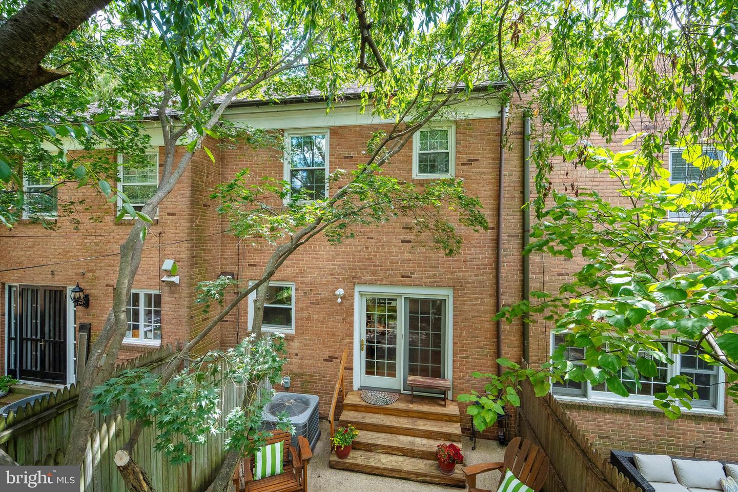 307 GIBBON ST, ALEXANDRIA, Virginia 22314, 2 Bedrooms Bedrooms, ,2 BathroomsBathrooms,Residential,For sale,307 GIBBON ST,VAAX2049404 MLS # VAAX2049404