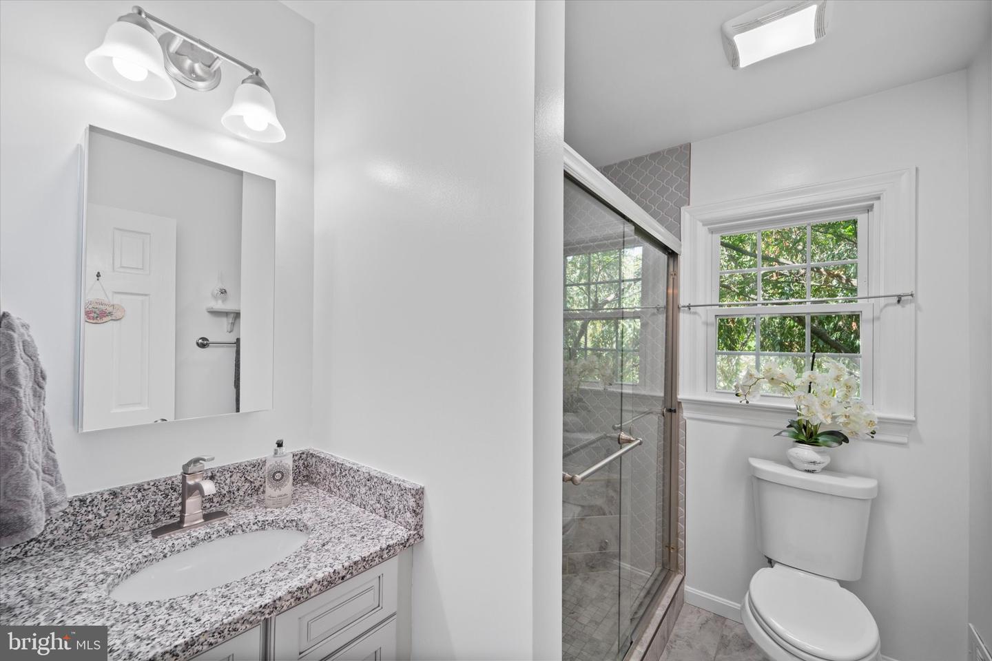 307 GIBBON ST, ALEXANDRIA, Virginia 22314, 2 Bedrooms Bedrooms, ,2 BathroomsBathrooms,Residential,For sale,307 GIBBON ST,VAAX2049404 MLS # VAAX2049404