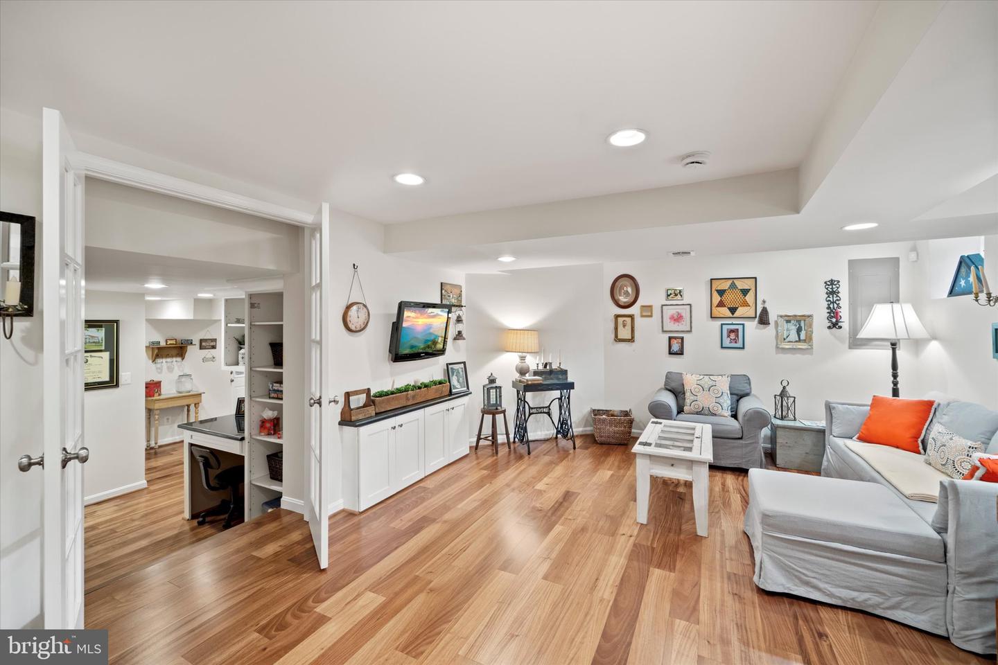 307 GIBBON ST, ALEXANDRIA, Virginia 22314, 2 Bedrooms Bedrooms, ,2 BathroomsBathrooms,Residential,For sale,307 GIBBON ST,VAAX2049404 MLS # VAAX2049404