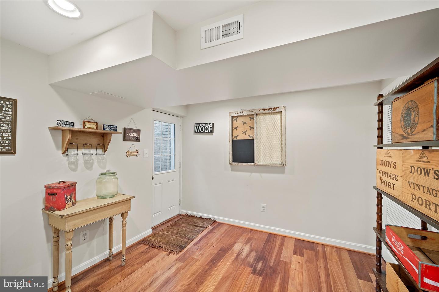307 GIBBON ST, ALEXANDRIA, Virginia 22314, 2 Bedrooms Bedrooms, ,2 BathroomsBathrooms,Residential,For sale,307 GIBBON ST,VAAX2049404 MLS # VAAX2049404
