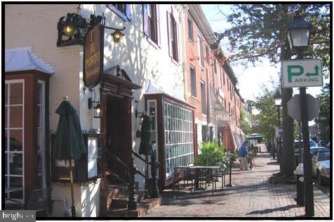 307 GIBBON ST, ALEXANDRIA, Virginia 22314, 2 Bedrooms Bedrooms, ,2 BathroomsBathrooms,Residential,For sale,307 GIBBON ST,VAAX2049404 MLS # VAAX2049404