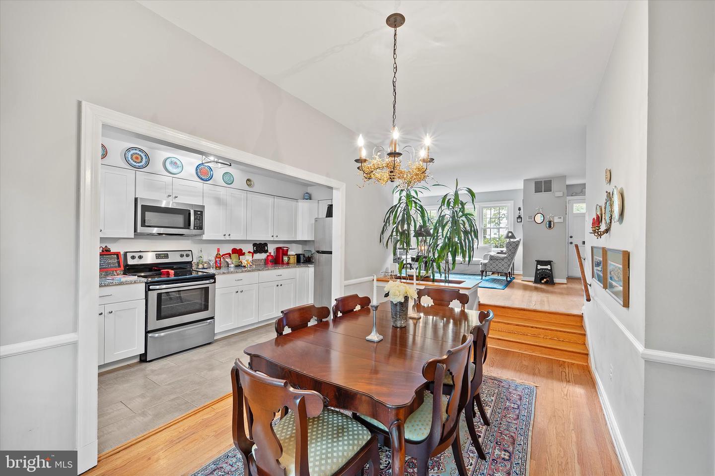 307 GIBBON ST, ALEXANDRIA, Virginia 22314, 2 Bedrooms Bedrooms, ,2 BathroomsBathrooms,Residential,For sale,307 GIBBON ST,VAAX2049404 MLS # VAAX2049404